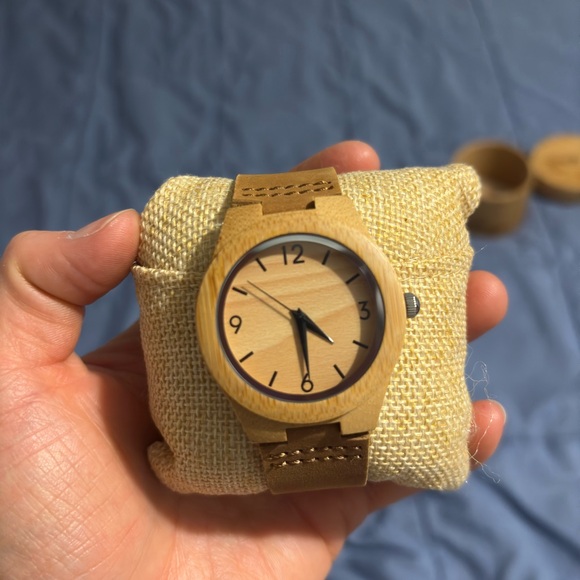 Sunmax Wooden Watch with Case - Picture 3 of 6